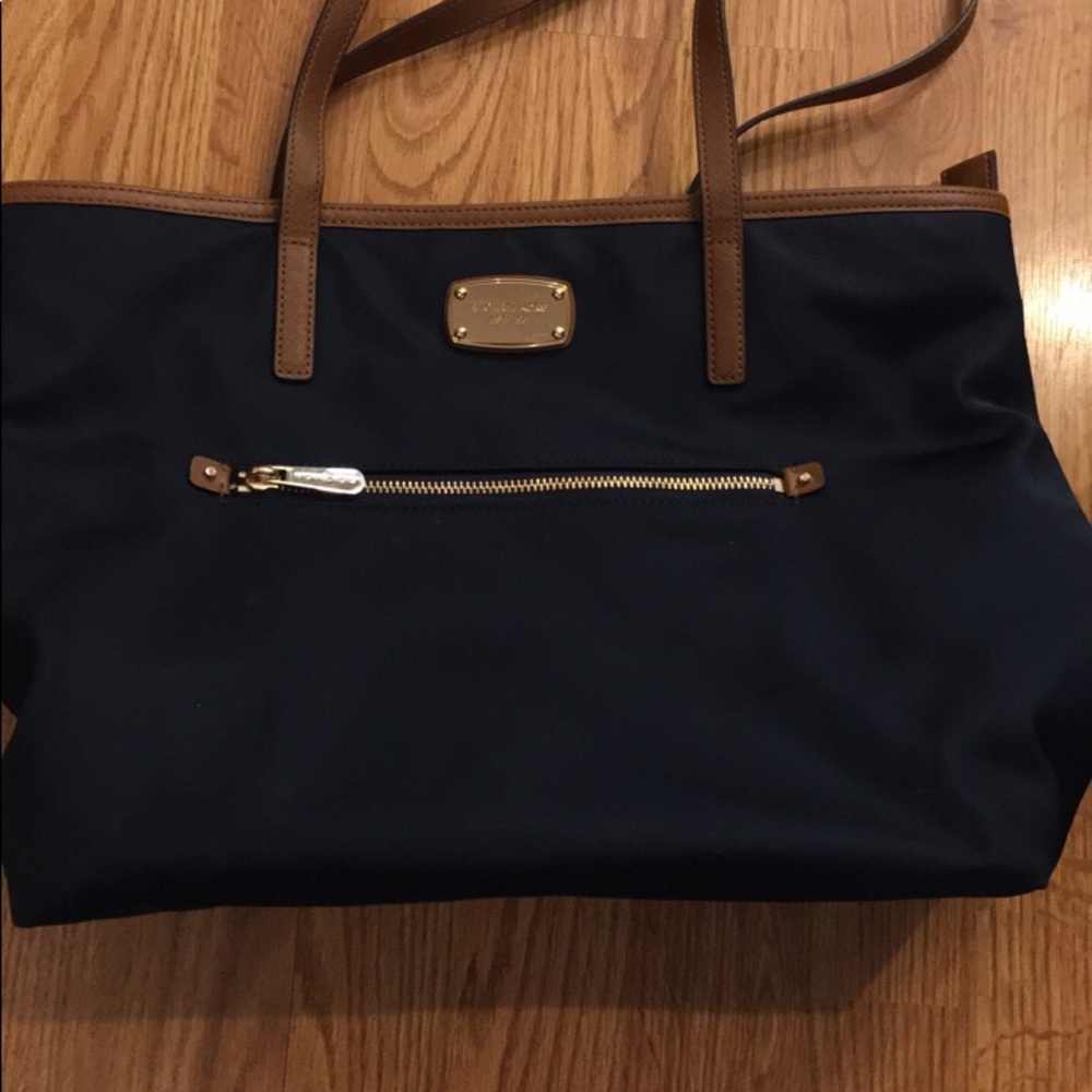 Michael kohrs purse. EUC